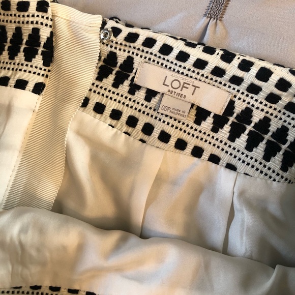 LIKE NEW 00P LOFT Skirt - woven & lined - Picture 8 of 12